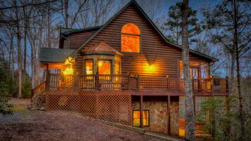 House, 3 Bedrooms | Exterior