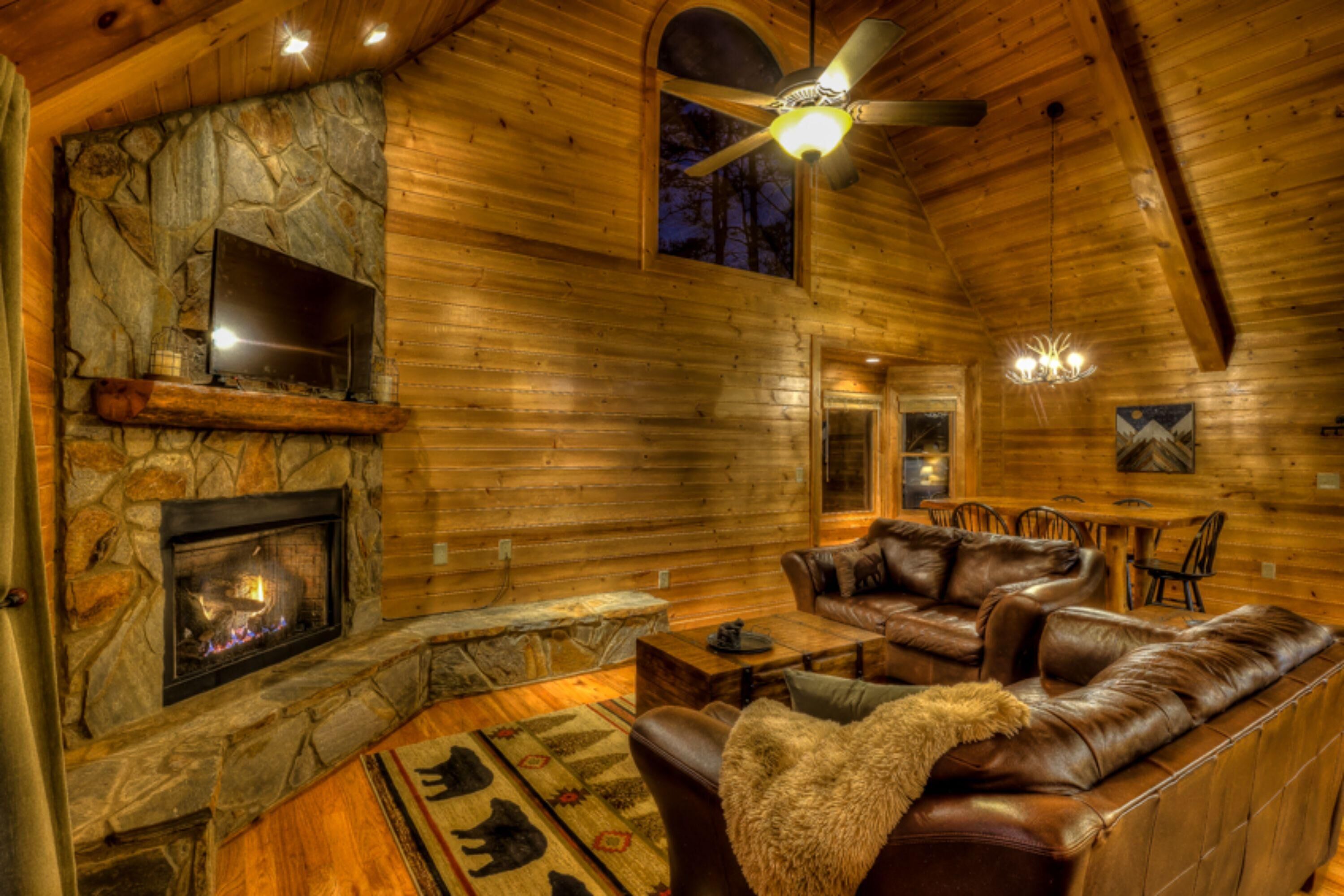 獨棟房屋, 3 間臥室 | 客廳 | 43-吋電視，提供數位頻道