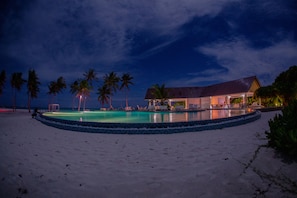 Outdoor pool, pool loungers