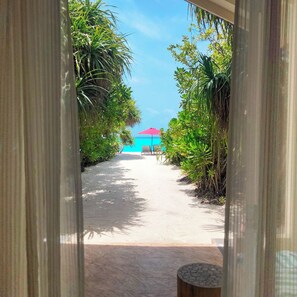 Chambre Deluxe, 1 très grand lit, vue mer, en front de plage | Vue sur la plage/l’océan