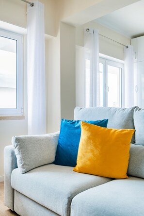 Apartment, 3 Bedrooms | Living area | 50-cm flat-screen TV with cable channels, TV - Oeiras Spacious and Modern Flat (Oeiras)
