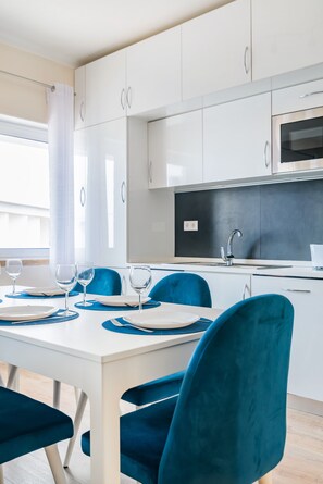 Private kitchen - Oeiras Spacious and Modern Flat (Oeiras)