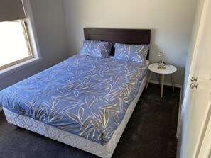 3 bedrooms, WiFi - Leafy Unit in South Mudgee (Mudgee)