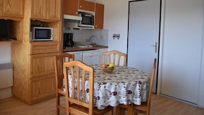 Dining - Apartment with panoramic view - 2 guests (Font-Romeu-Odeillo-Via)