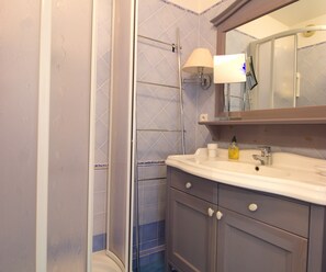 Hair dryer, towels - Golfe Juan - 4 People - Sea View - Swimming Pool - Garage (Vallauris)