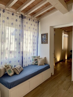 1 bedroom, in-room safe, iron/ironing board, free WiFi