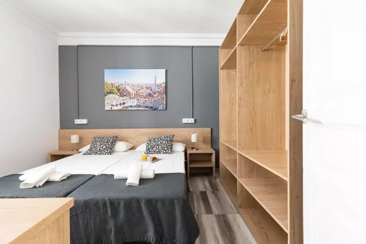 Walking distance to the city center and the beach! Well connected!