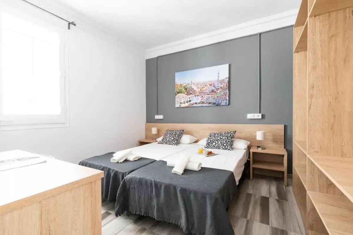 Walking distance to the city center and the beach! Well connected!