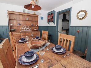 Cottage | Dining