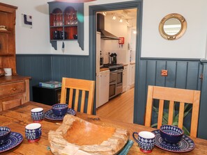 Cottage | Dining