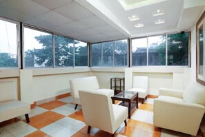 View from room - Goroomgo Royal Inn Tallygunge Kolkata (Kolkata)