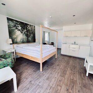 Comfort Double Room, 1 Queen Bed | Private kitchen - Sjøberg Hotell og Ferieleiligheter (Stavanger)