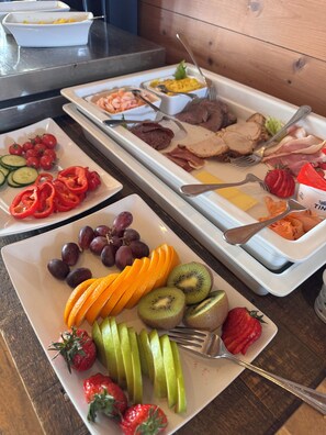 Desayuno buffet diario (NOK 150 por persona)