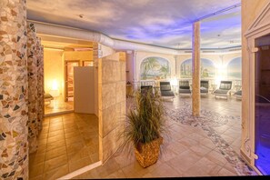 Sauna, baño de vapor y masajes 