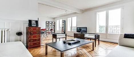Smart TV, books