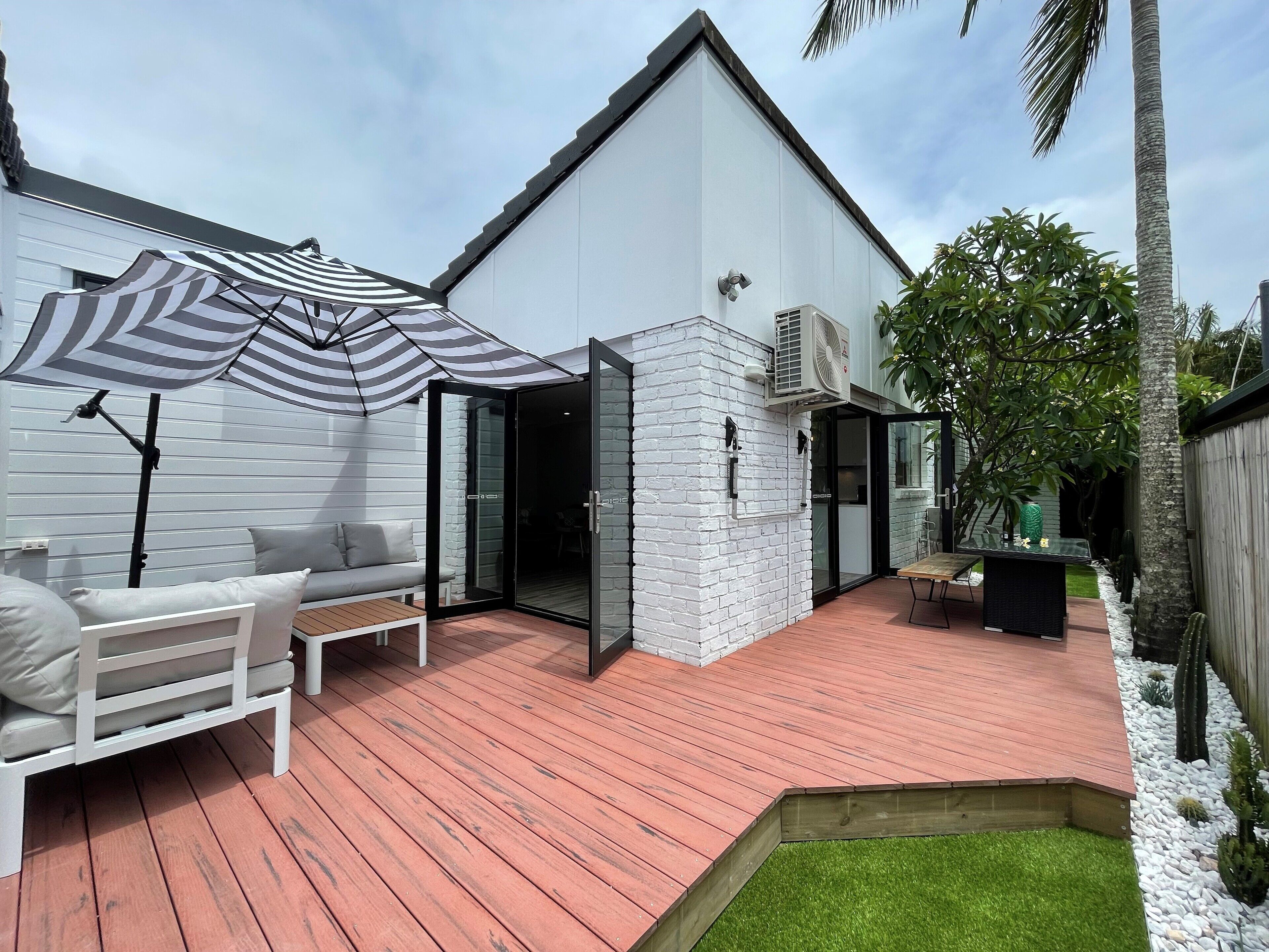 Seashell Villa By Mermaid Beach/ Nobbys Beach