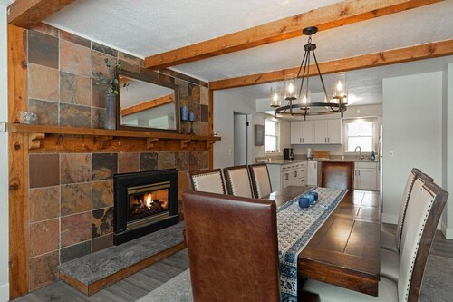 Updated family home in the Lewis & Clark neighborhood.  Close to UM and the Hip Strip!