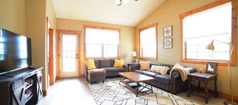 Teton Family Condo near Grand Targhee and downtown Driggs