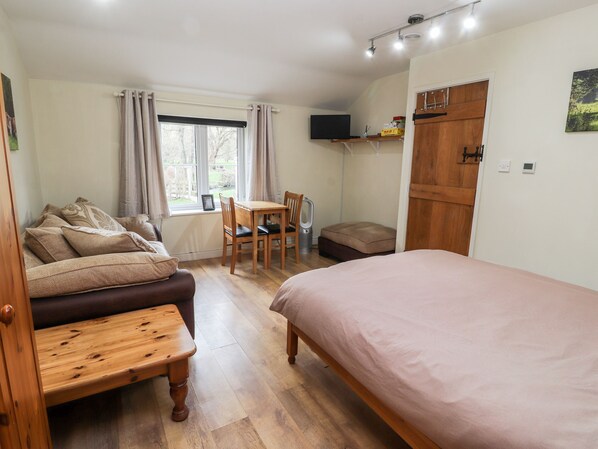 Cottage | Interior - Little Pandy Cottage (Mold)