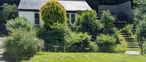 Cottage | Property grounds