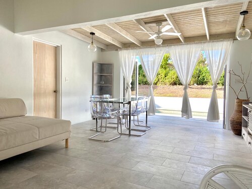 Modern 3bed House in the Heart of Swetes Village