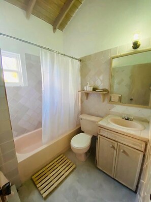 House | Bathroom | Combined shower/bathtub, deep-soaking bathtub, towels - Modern 3bed House in the Heart of Swetes Village (Swetes)
