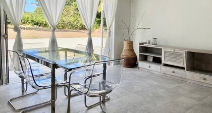 Modern 3bed House in the Heart of Swetes Village