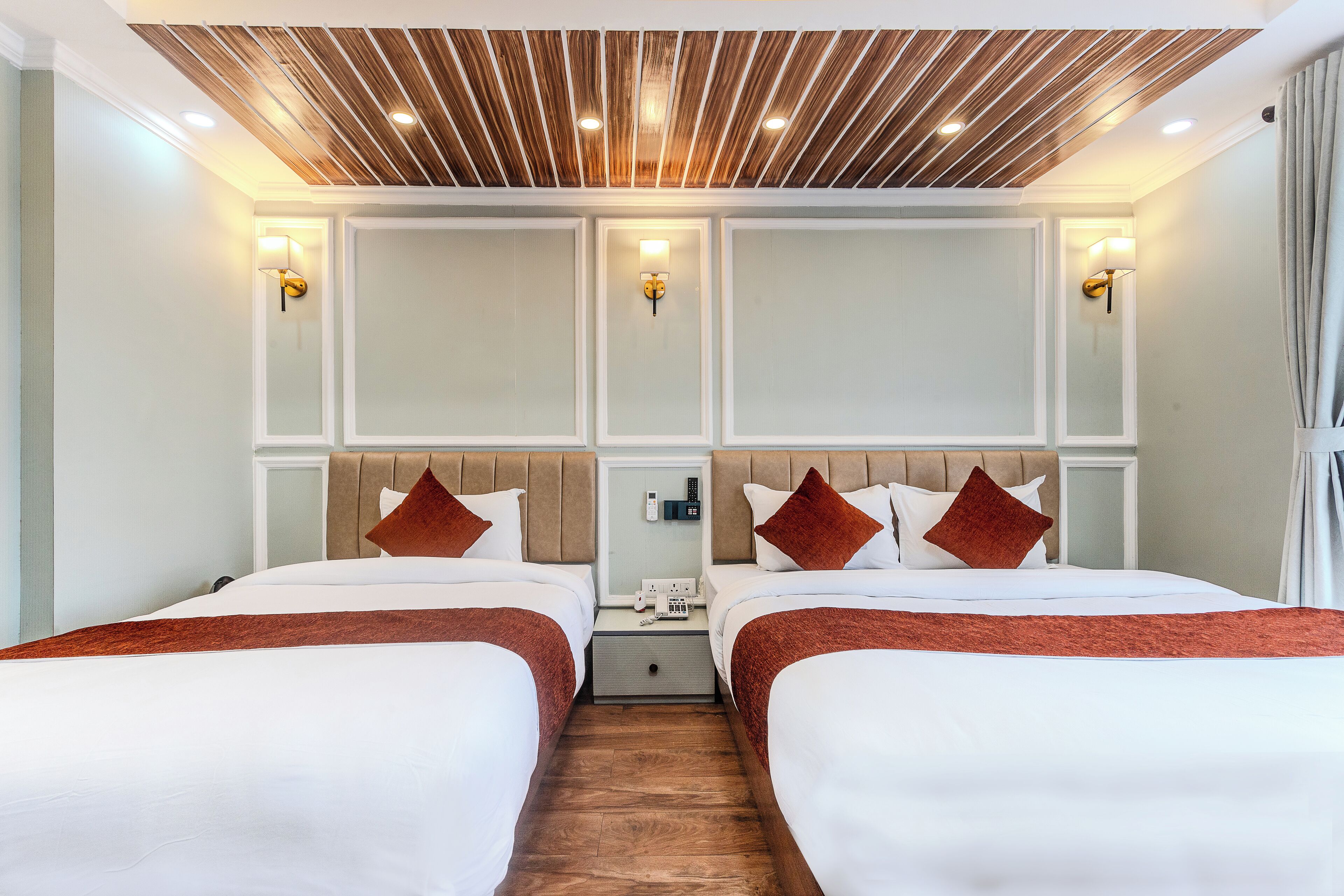 Family Room | Desk, bed sheets