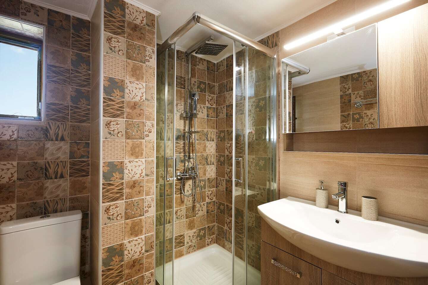 Γαλήνια πετρόχτιστη βίλα