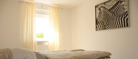 5 bedrooms, in-room safe, free WiFi, bed sheets