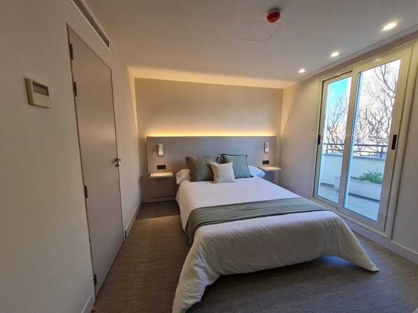 Superior tweepersoonskamer | Luxe beddengoed, donsdekens, individueel gedecoreerd