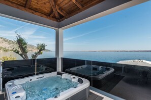 別墅 (Four Bedroom Villa) | 私人 Spa 浴池
