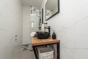 Villa (Four Bedroom Villa) | Bathroom