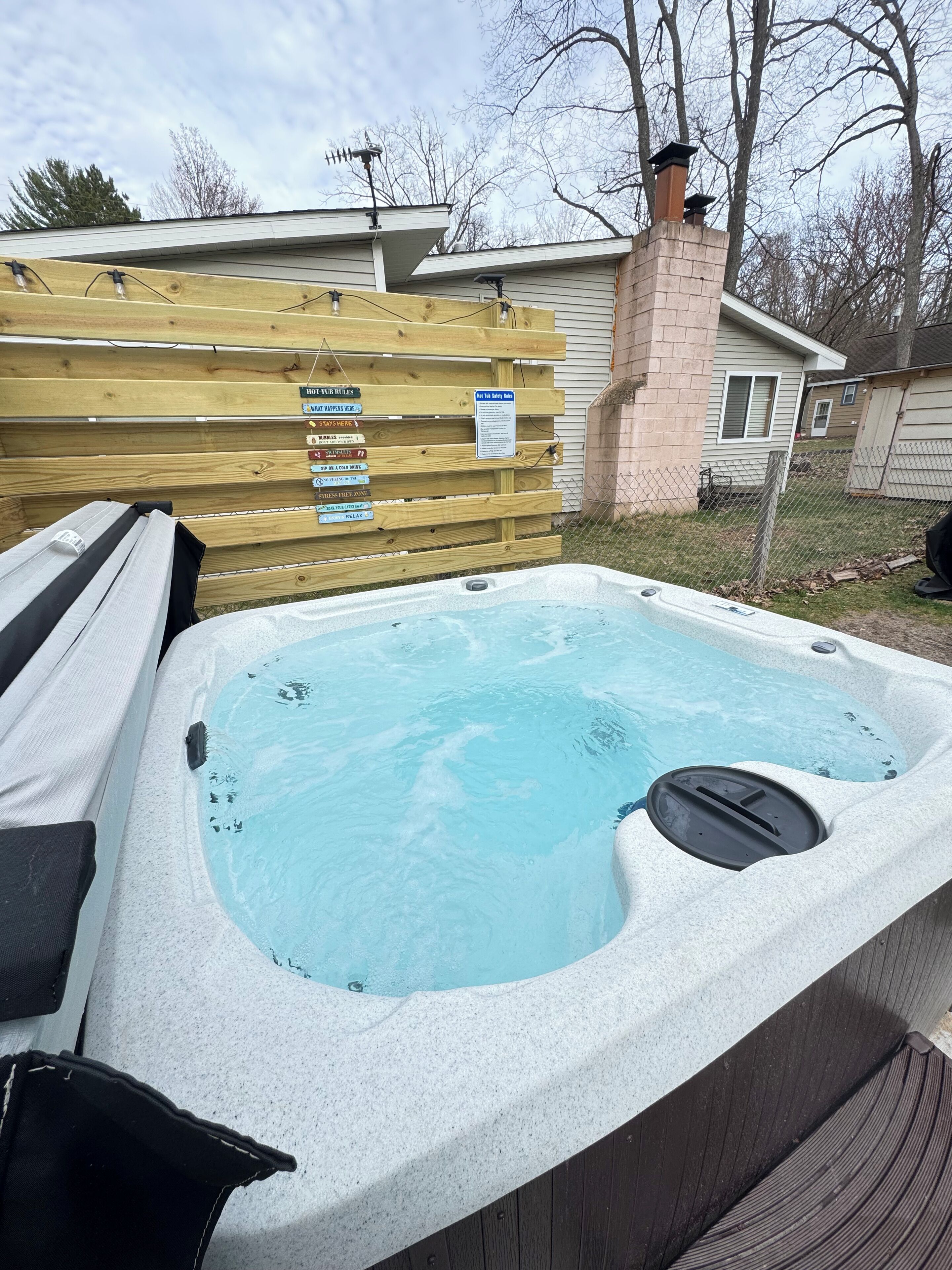 Outdoor spa tub