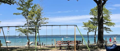 Una spiaggia nelle vicinanze