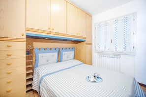 1 bedroom, free WiFi, bed sheets