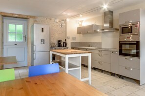 House | Private kitchen - MOULIN DE PREZIER - Gîte Nénuphar (Cherves-Richemont)