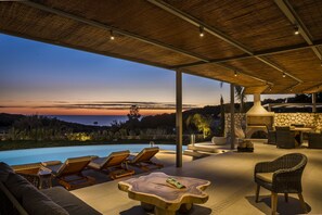 Outdoor dining - Villa Artemis & Villa Aphrodite - Zeus Exclusive Villas Collection (Kleismata)