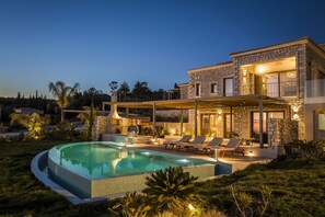 Outdoor pool - Villa Artemis & Villa Aphrodite - Zeus Exclusive Villas Collection (Kleismata)