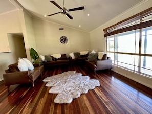 Smart TV, chimenea, Netflix, servicios de streaming