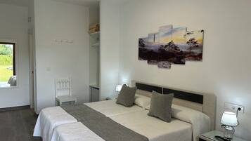 Superior tweepersoonskamer, terras, uitzicht op tuin | Een minibar, gratis wifi, beddengoed