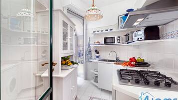 Fridge, microwave, coffee/tea maker, electric kettle