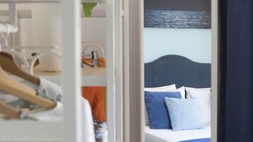 1 bedroom, in-room safe, iron/ironing board, WiFi (free)