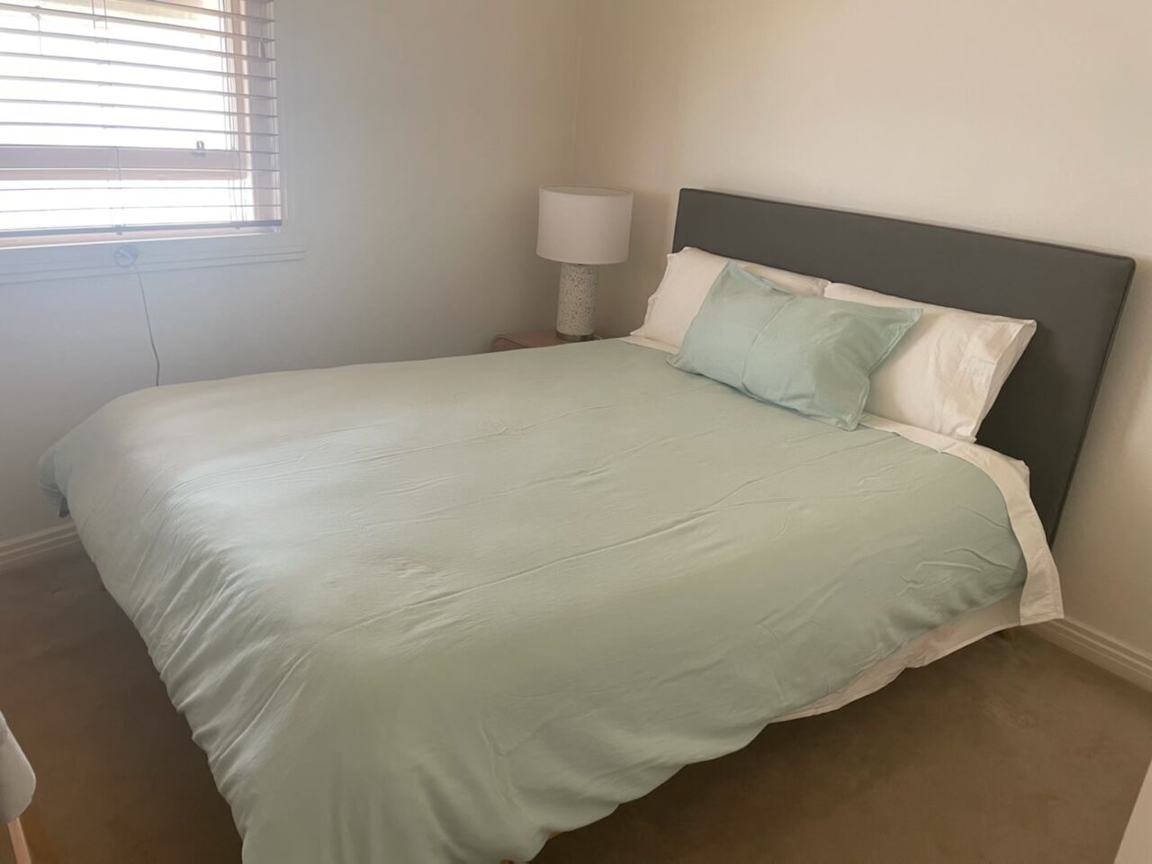 3 bedroom art deco apartment in Albert Park metres 2 mins from Albert Park shops — image 5