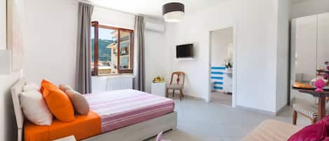 1 chambre, fer et planche à repasser, Wi-Fi gratuit, draps fournis