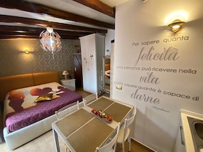 1 Schlafzimmer, Bügeleisen/Bügelbrett, kostenloses WLAN, Bettwäsche