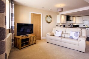 Living area - 3 Bedroom Superior With Spa Bath (Scarborough)