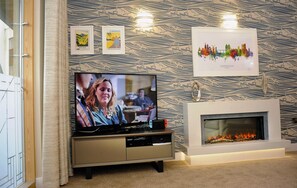 Interior - 3-Bedroom Non-Sea View Free Beach Hut Apartment + Free Electric Car Charging (Scarborough)