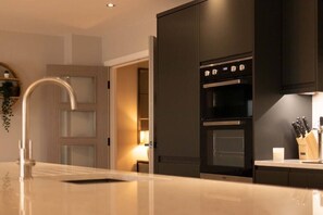 Private kitchen - 4 Bedroom Maisonette Superior Apartment (Scarborough)