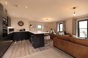 Interior - 4 Bedroom Maisonette Superior Apartment (Scarborough)